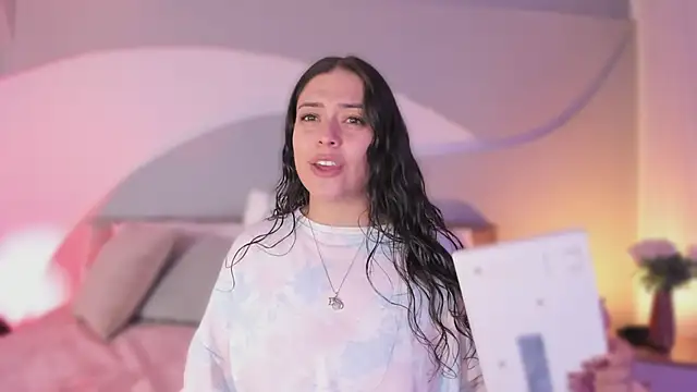 Nicolle W online show from 09/17/25, 11:56