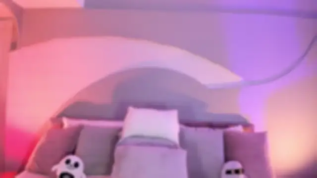 Nicolle W online show from 10/09/25, 11:52