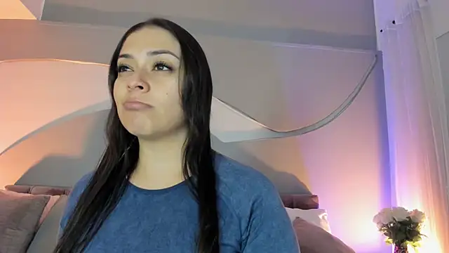 Snapshot of Nicolle_W chatting on 02/16/26, 11:50 Nicolle W online show from 02/16/26, 11:50