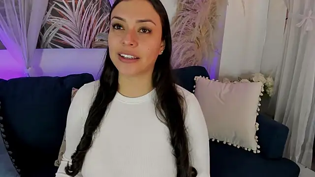 Snapshot of Nicolle_W chatting on 05/06/26, 11:59 Nicolle W online show from 05/06/26, 11:59