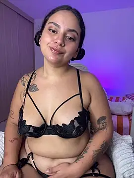 Snapshot of susy_angel chatting on 03/08/26, 02:04 susy angel online show from 03/08/26, 02:04