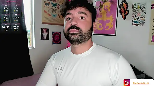 Snapshot of johnnyalx chatting on 11/16/25, 08:03 johnnyalx online show from 11/16/25, 08:03