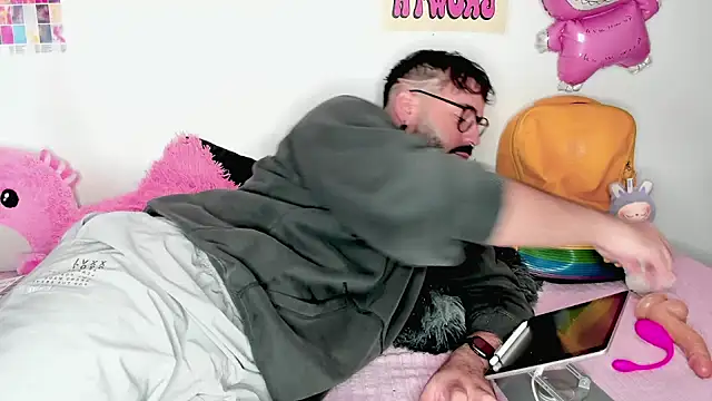 Snapshot of johnnyalx chatting on 12/01/25, 07:19 johnnyalx online show from 12/01/25, 07:19