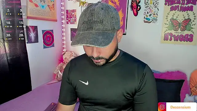 Snapshot of johnnyalx chatting on 12/02/25, 06:58 johnnyalx online show from 12/02/25, 06:58