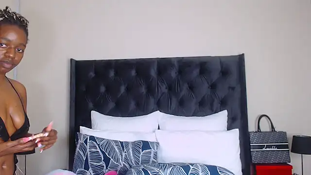 Sexynaughty Gal online show from 02/02/25, 11:32