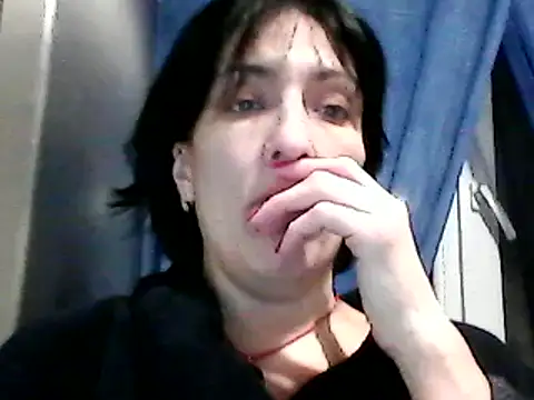 SunnyAmorre online show from 02/10/25, 09:47