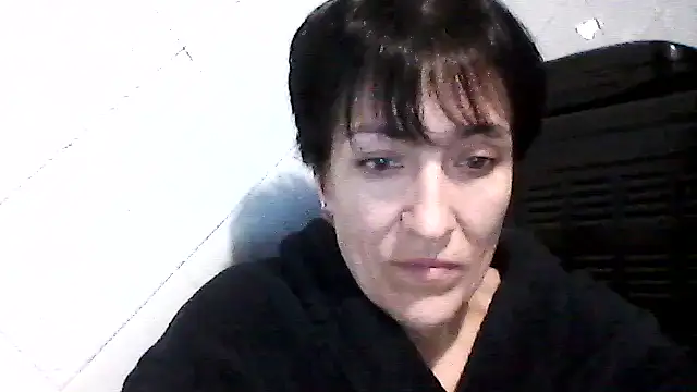 SunnyAmorre online show from 10/17/25, 08:22