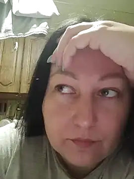 Snapshot of Rini333 chatting on 12/22/24, 04:28 Rini333 online show from 12/22/24, 04:28