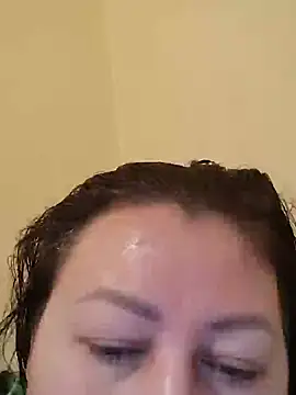 Snapshot of Rini333 chatting on 02/05/25, 06:35 Rini333 online show from 02/05/25, 06:35
