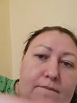 Snapshot of Rini333 chatting on 02/06/25, 10:48 Rini333 online show from 02/06/25, 10:48