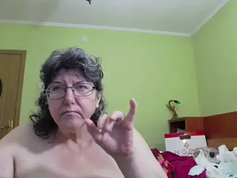 Snapshot of HugeTits chatting on 01/06/25, 02:58 HugeTits online show from 01/06/25, 02:58