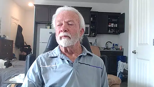 Snapshot of rockpoint69 chatting on 11/26/25, 06:20 rockpoint69 online show from 11/26/25, 06:20