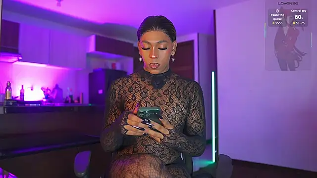 AmberRaus online show from 11/15/25, 03:37