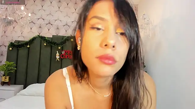 PilarJones  online show from 12/04/24, 12:25