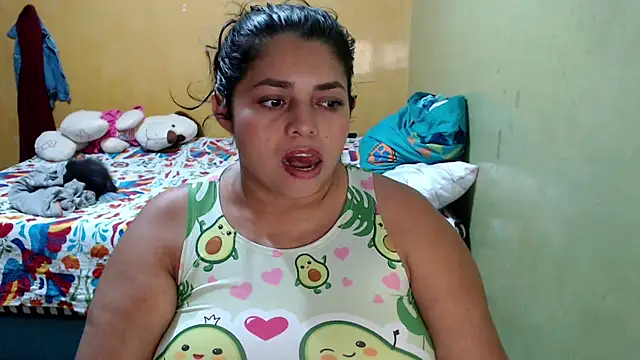 Snapshot of yulieth_bbw chatting on 09/15/25, 12:32 yulieth bbw online show from 09/15/25, 12:32