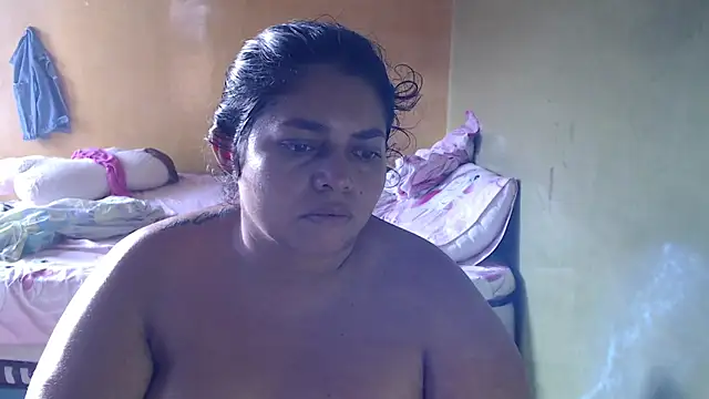 Snapshot of yulieth_bbw chatting on 10/14/25, 11:33 yulieth bbw online show from 10/14/25, 11:33