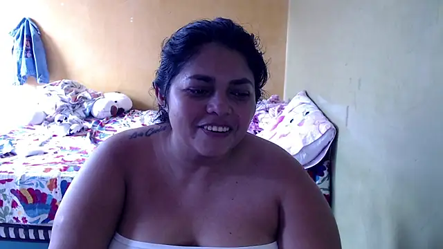 Snapshot of yulieth_bbw chatting on 10/17/25, 06:21 yulieth bbw online show from 10/17/25, 06:21