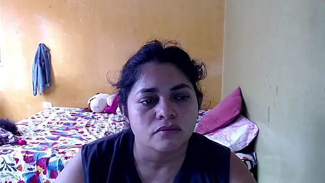 Snapshot of yulieth_bbw chatting on 11/16/25, 01:39 yulieth bbw online show from 11/16/25, 01:39