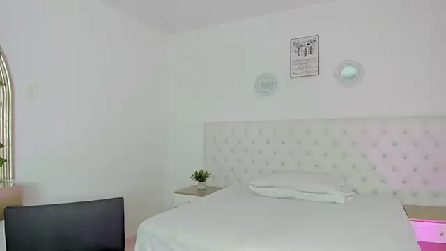 emma rules99 online show from 11/11/25, 01:00