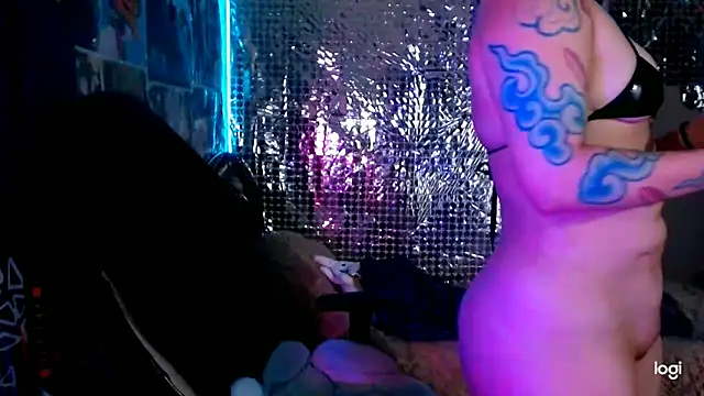 Snapshot of JINX_26 chatting on 11/11/25, 01:49 JINX 26 online show from 11/11/25, 01:49