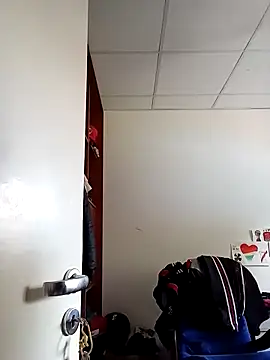 Snapshot of Luckyan10 chatting on 11/08/25, 08:18 Luckyan10 online show from 11/08/25, 08:18