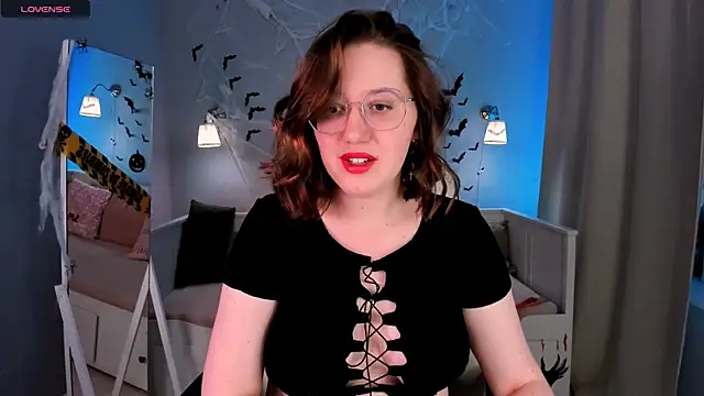 Snapshot of Charmy_Gracy chatting on 10/30/25, 11:22 Charmy Gracy online show from 10/30/25, 11:22