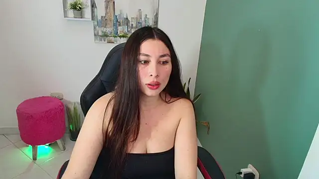 Snapshot of bella_99_ chatting on 09/20/25, 01:12 bella 99  online show from 09/20/25, 01:12