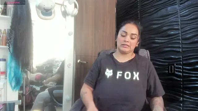 Snapshot of Pocahontas_d chatting on 03/29/26, 01:22 Pocahontas d online show from 03/29/26, 01:22