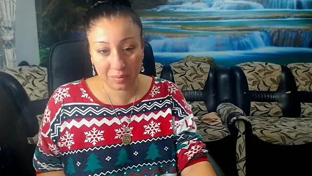 Snapshot of MoistMady chatting on 10/01/25, 03:23 MoistMady online show from 10/01/25, 03:23