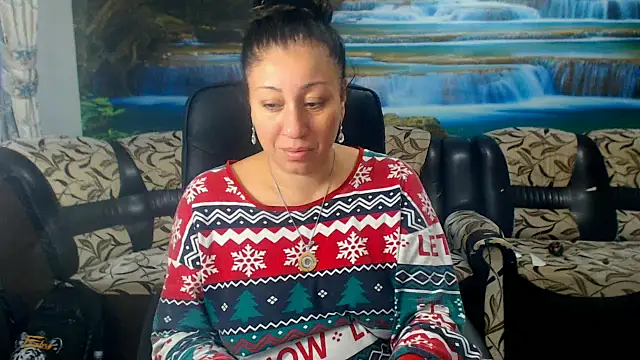 Snapshot of MoistMady chatting on 10/04/25, 04:32 MoistMady online show from 10/04/25, 04:32