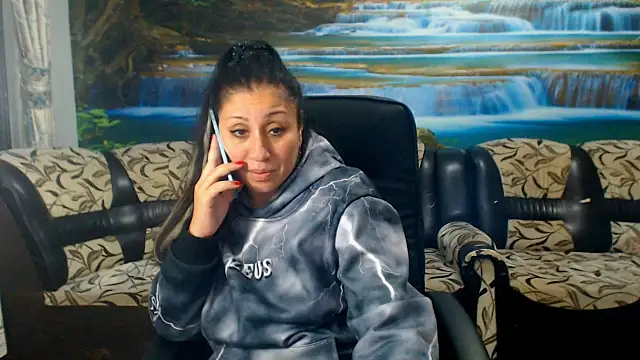 Snapshot of MoistMady chatting on 10/10/25, 05:45 MoistMady online show from 10/10/25, 05:45