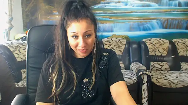 Snapshot of MoistMady chatting on 11/03/25, 01:45 MoistMady online show from 11/03/25, 01:45