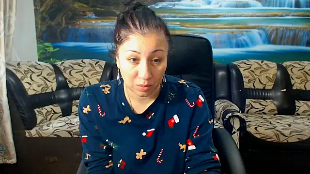 Snapshot of MoistMady chatting on 01/19/26, 06:39 MoistMady online show from 01/19/26, 06:39