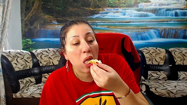 Snapshot of MoistMady chatting on 02/26/26, 06:23 MoistMady online show from 02/26/26, 06:23