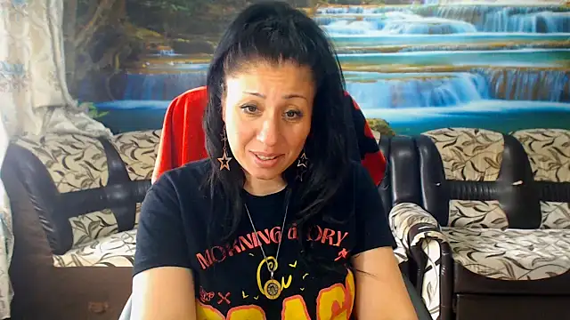 Snapshot of MoistMady chatting on 05/22/26, 10:10 MoistMady online show from 05/22/26, 10:10