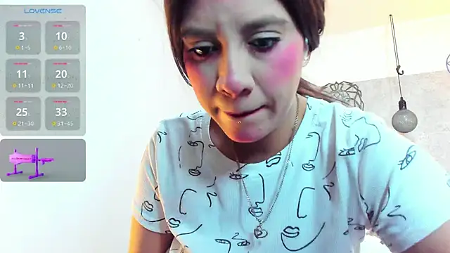 Rebeca xs online show from 12/04/25, 07:50