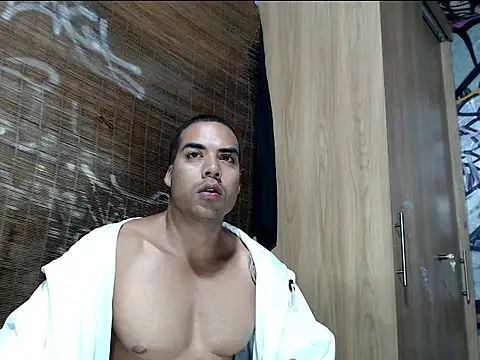 Snapshot of Justin_Frank chatting on 11/14/25, 11:02 Justin Frank online show from 11/14/25, 11:02