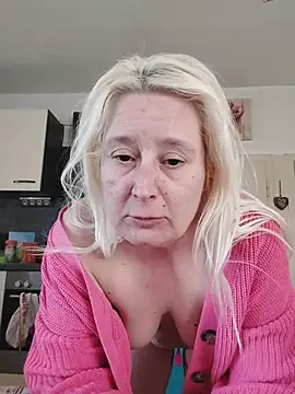 Snapshot of GeileEstelle chatting on 05/16/26, 04:17 GeileEstelle online show from 05/16/26, 04:17