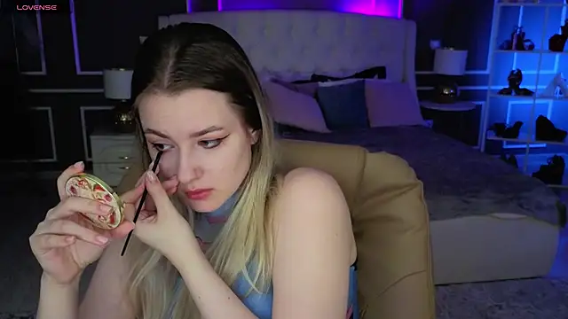 elinanortas online show from 10/27/25, 01:09