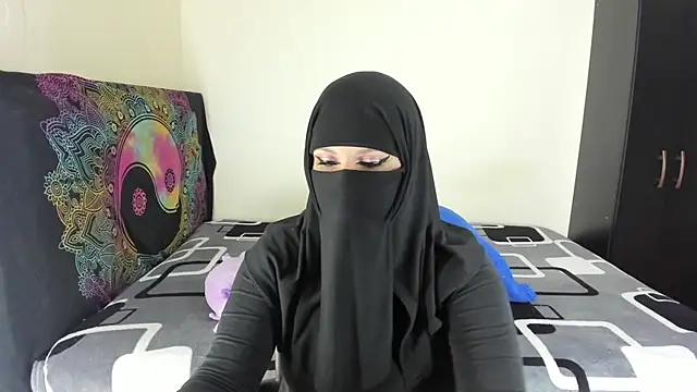 evelyn  salah online show from 07/12/26, 12:23