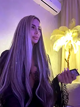 Snapshot of AshleySinn chatting on 10/07/25, 08:28 AshleySinn online show from 10/07/25, 08:28