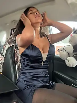 Snapshot of sexi_noemi chatting on 10/27/25, 02:10 sexi noemi online show from 10/27/25, 02:10