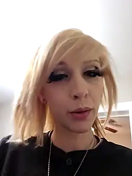 AmethystFoxx online show from 01/17/25, 04:04
