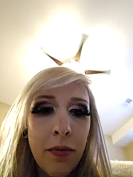 AmethystFoxx online show from 11/30/25, 10:03