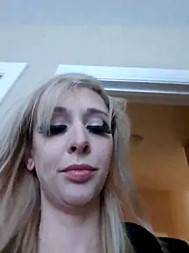 Snapshot of AmethystFoxx chatting on 02/04/26, 09:42 AmethystFoxx online show from 02/04/26, 09:42