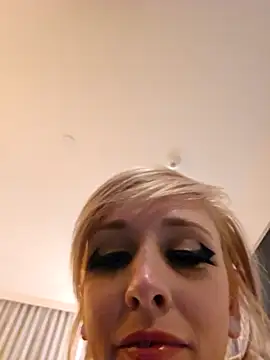 Snapshot of AmethystFoxx chatting on 02/25/26, 06:34 AmethystFoxx online show from 02/25/26, 06:34