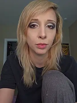 Snapshot of AmethystFoxx chatting on 05/15/26, 05:20 AmethystFoxx online show from 05/15/26, 05:20