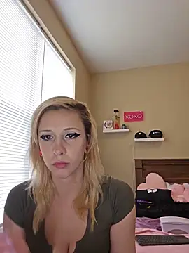 Snapshot of AmethystFoxx chatting on 05/25/26, 06:25 AmethystFoxx online show from 05/25/26, 06:25