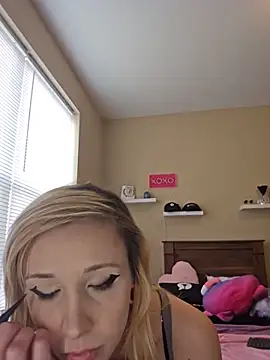 AmethystFoxx online show from 06/16/26, 05:37