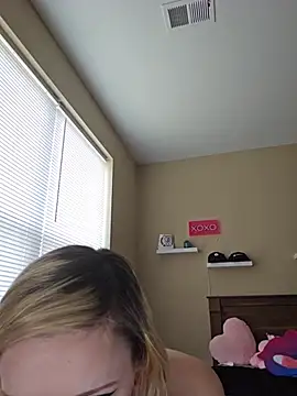 AmethystFoxx online show from 06/29/26, 06:08